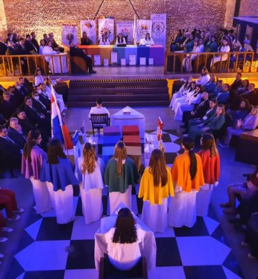 Engalanados por los 100° aniversario de la Orden Internacional del Arcoiris para Niñas